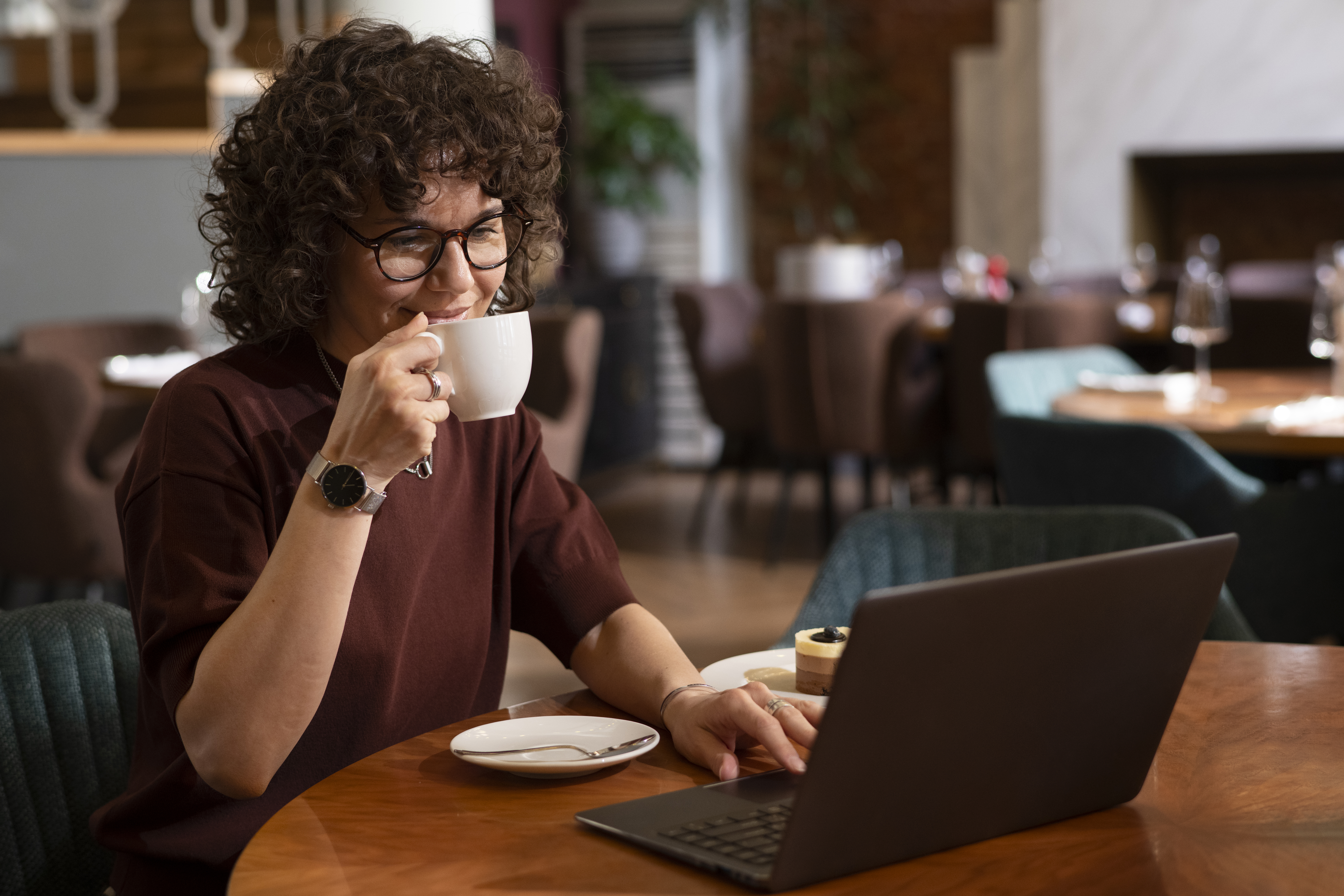 Why Offices Should Introduce Regular Tea Breaks